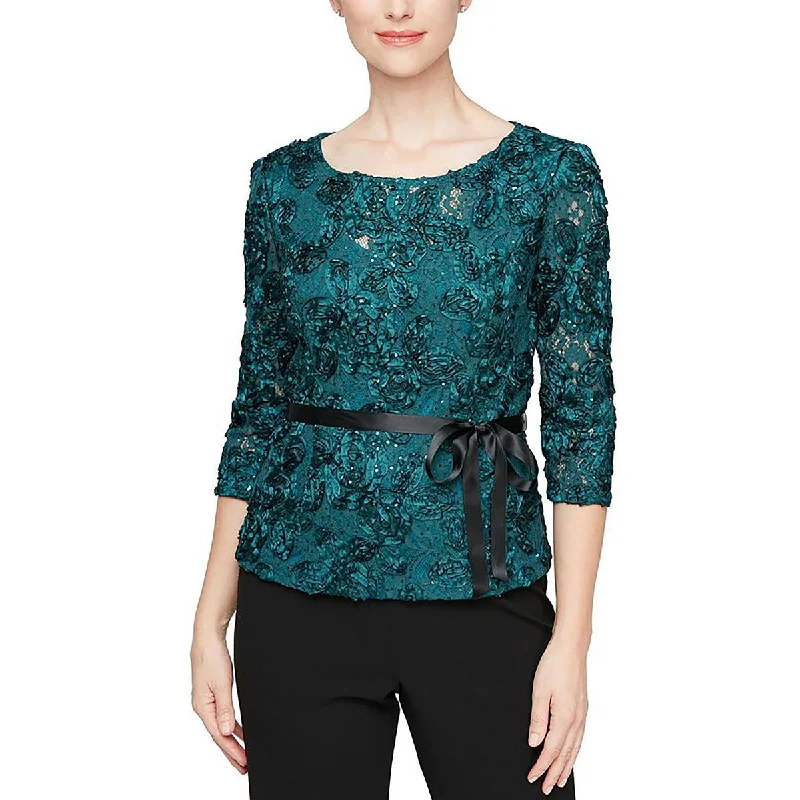 Plus Womens Rosette Lace Pullover Top