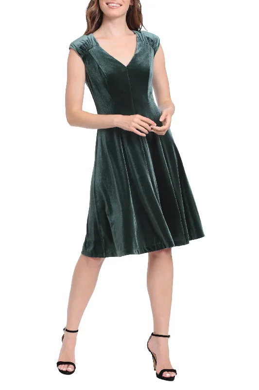 London Times V-neck ruched cap sleeve fluttering skirt velvet dress